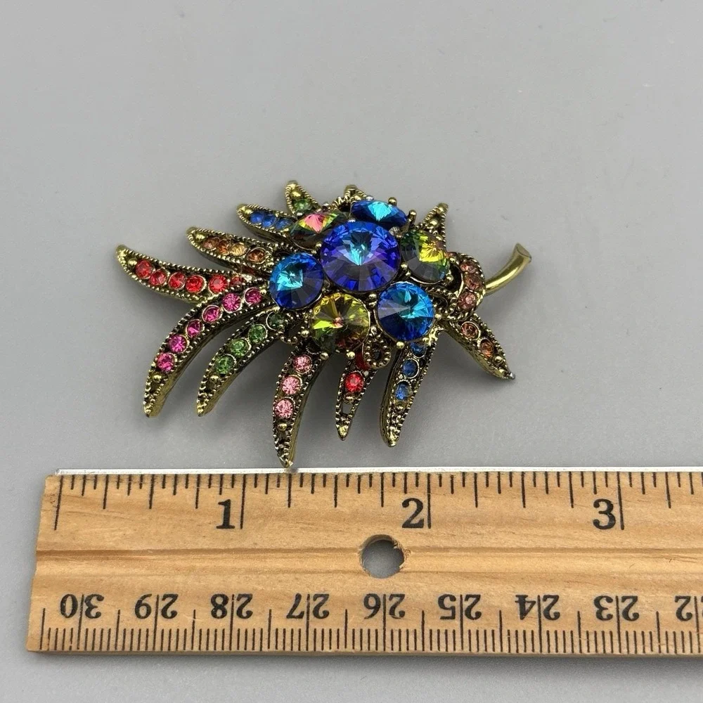 Vintage Weiss Brooch Harlequin Rivoli Unsigned Leaf GORGEOUS RARE